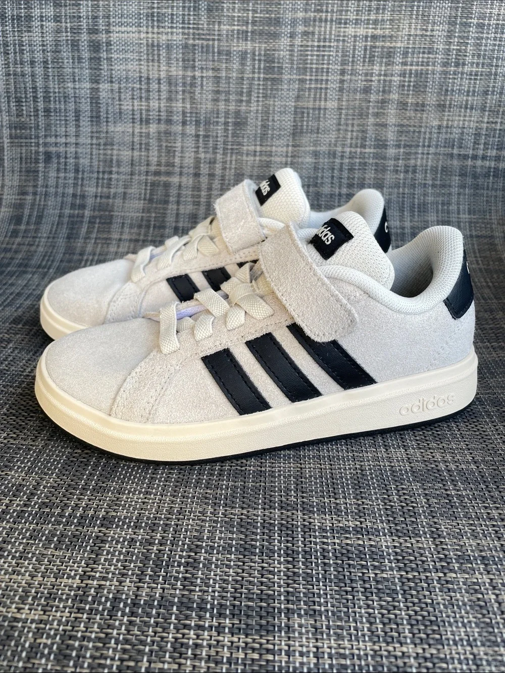 adidas Grand Court 00s Kids Suede Sneakers Light Beige Black Easy-on Shoes 12.5